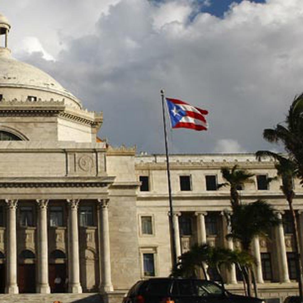 En Puerto Rico, la tasa de personas que viven bajo el nivel de pobreza bajo los criterios del gobierno federal aumentó de una 44.9% en 2012 a un 46.2% en 2014. (Archivo)