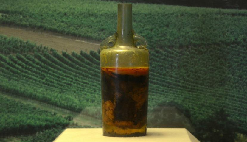 La botella permanece intacta en el Museo Histórico del Palatinado de Alemania.  /Flikr / carolemage)