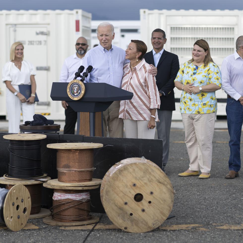El presidente estadounidense estuvo unas tres horas en la isla para conocer las necesidades de la isla tras el huracán Fiona.