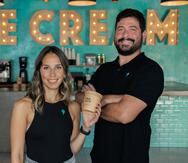 Los propietarios de Cool Hope Creamery, en Condado, María José Delgado y Walter "Tichín" Santaliz.