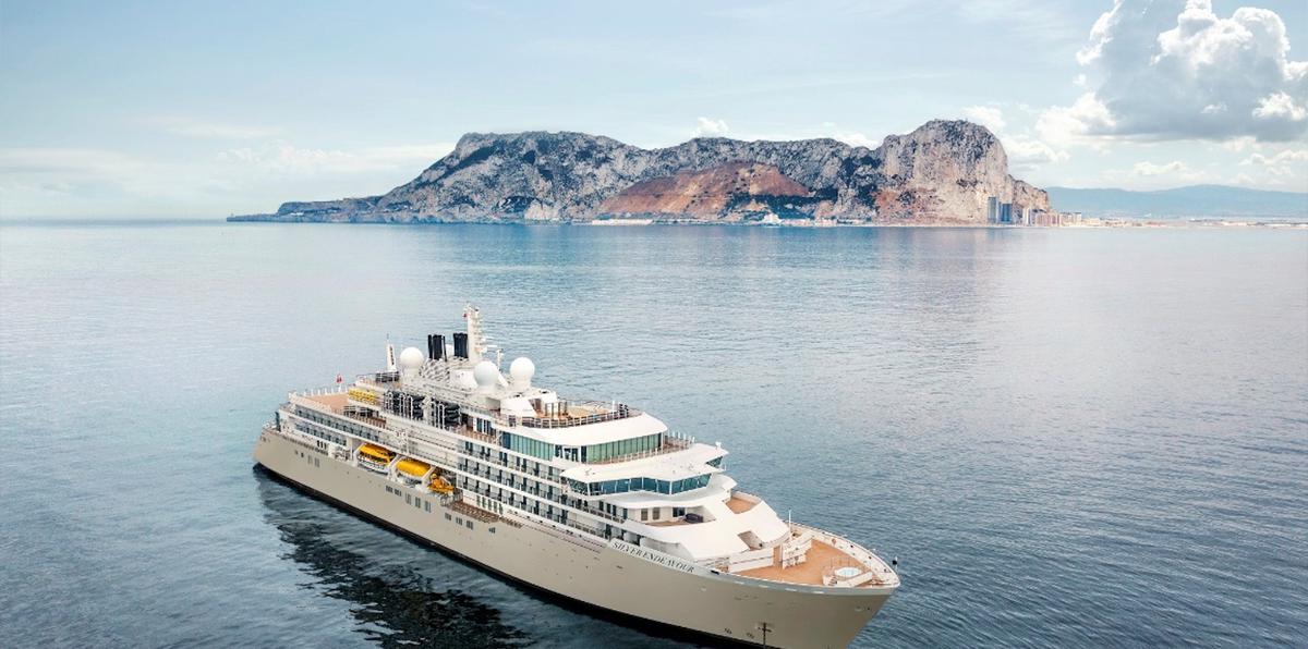 El Silver Endeavour es un yate expedicionario de lujo que fue parte de la desaparecida línea de cruceros, Crystal Cruises.