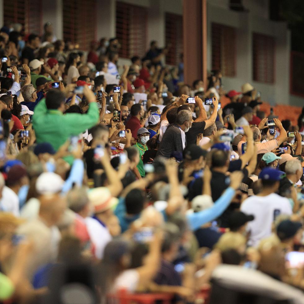 El director del Clásico Internacional de Atletismo, Víctor López, estimó la asistencia en alrededor de 5,000 personas.