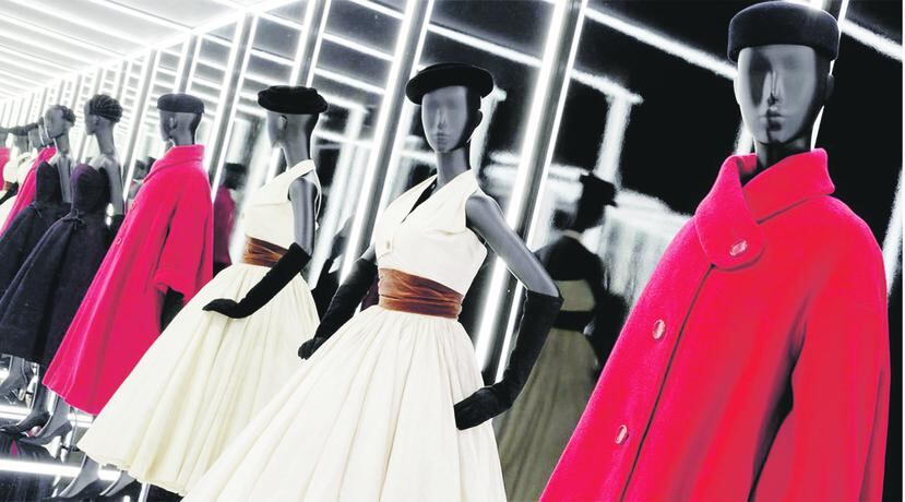 El año pasado la casa de moda Christian Dior presentó una exposición en el Museo Victoria & Albert de Londres. (Foto: Archivo)