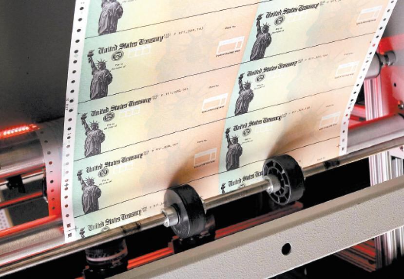 La expectativa por los cheques que comenzaron a llegar este mes responde a que incluyen un alza de 8.7% como resultado de un ajuste por el costo de vida, que es el más grande que se ha hecho desde 1981, cuando el alza fue de 11.2%.