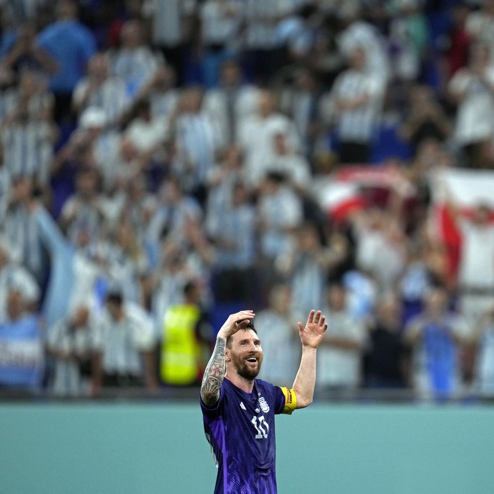 Lionel Messi al final de la victoria 2-0 ante Polonia en el Grupo C del Mundial, el miércoles 30 de noviembre de 2022, en Doha, Catar.
