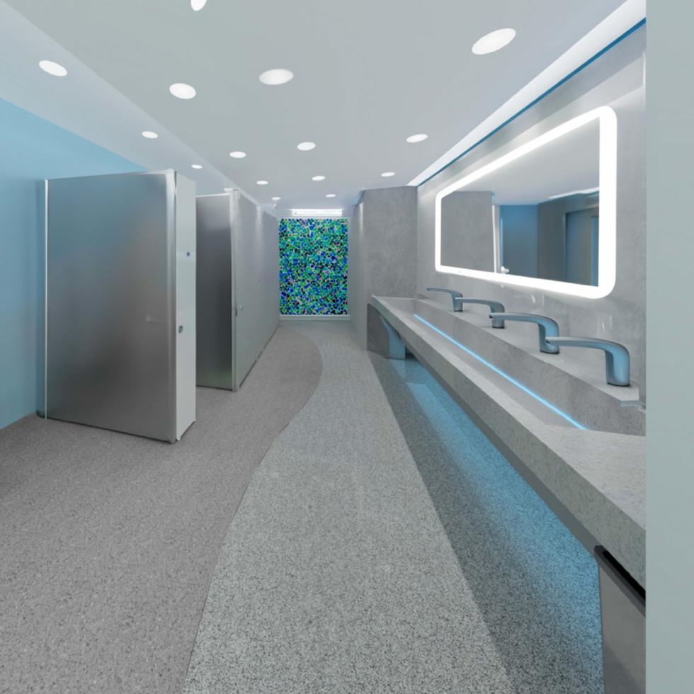Los nuevos baños del aeropuerto Luis Muñoz Marín contarán con nuevos mobiliarios, iluminación y tecnología.