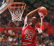 Entre los artículos de colección de Jim Taubenfeld figura una camiseta utilizada y firmada por Michael Jordan en la temporada 1997-98, año de su “Ultimo Baile” con los Bulls.