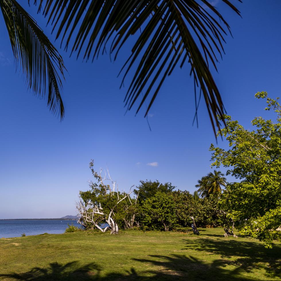 Vista de la playa Villa Pesquera, que  cuenta con un hermoso litoral apto para nadar y hacer esnórquel.