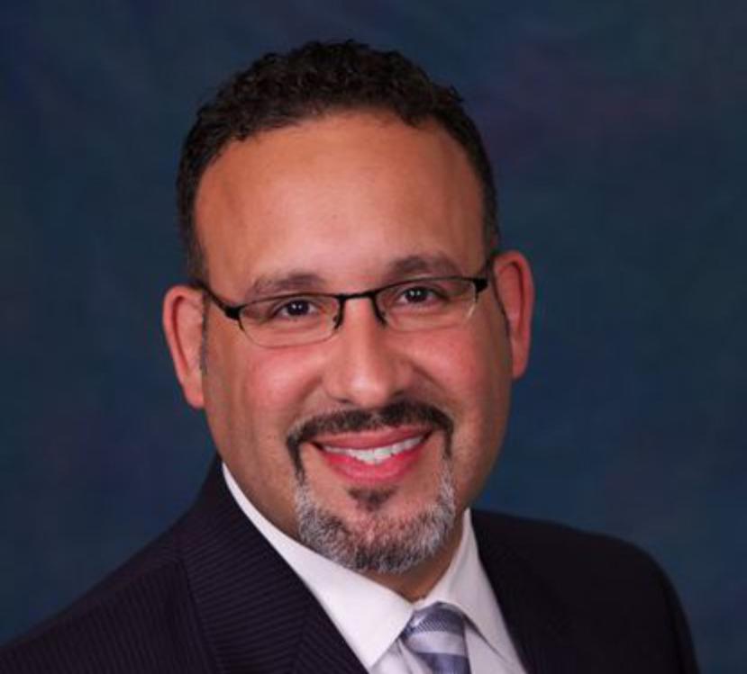 El puertorriqueño Miguel Cardona, secretario de Educación de Estados Unidos.
