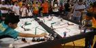 Jóvenes demuestran su ingenio en torneo de robótica 