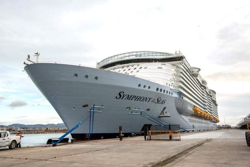 El crucero Symphony of the Seas decidió no entrar hoy al muelle de San Juan como se tenía previsto.
