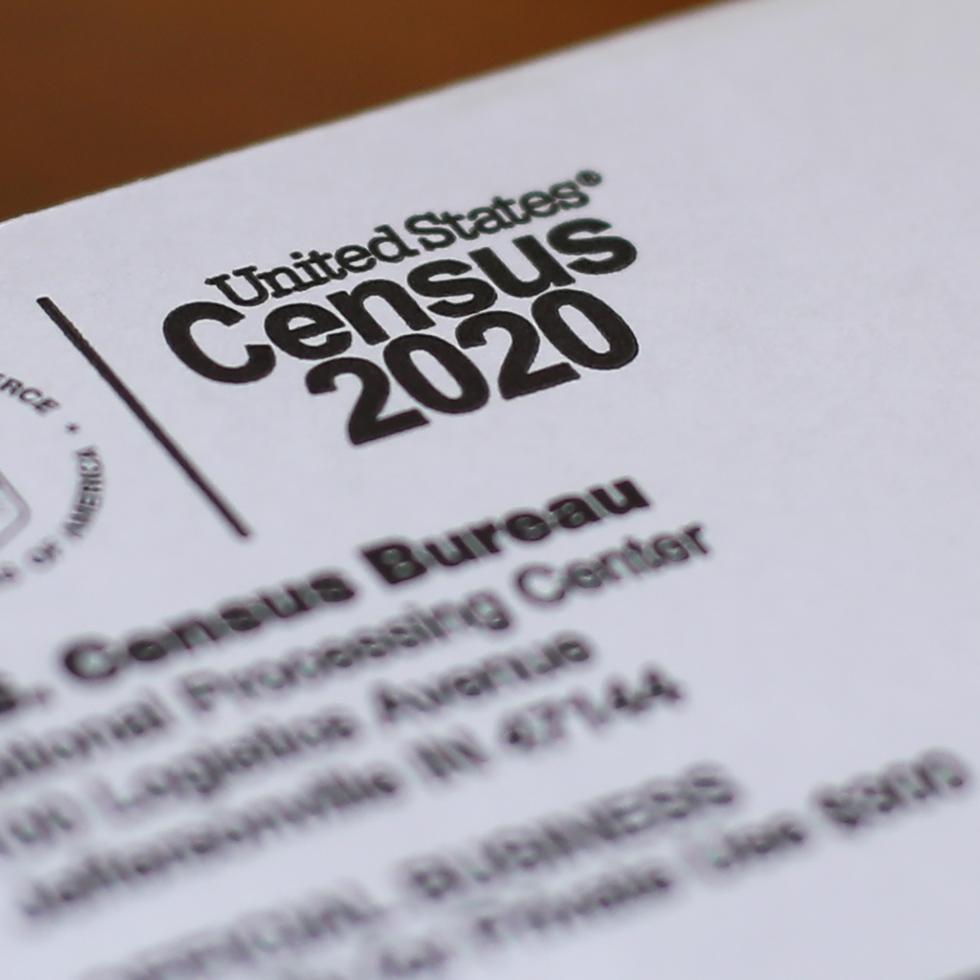 Un sobre con la carta del Censo 2020.