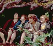 Escena de la película de Peter Jackson "El señor de los anillos", basada en la trilogía de JRR Tolkien. En la imagen el actor Elijah Wood, Billy Boyd, Sean Astin (i-d), caracterizados de hobbits, durante la película. EFE / Aurum Producciones
