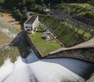 La Cooperativa Hidroeléctrica de la Montaña ha promovido esfuerzos para rehabilitar las plantas hidroeléctricas de Dos Bocas y Caonillas.