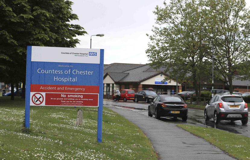 La trabajadora sanitaria trabajaba en el hospital de Chester. (AP)