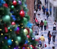 Los consumidores han mantenido el furor de compras durante toda la temporada navideña, según comerciantes entrevistados.