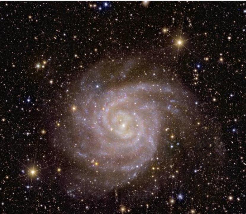 El telescopio tomó imágenes de una galaxia en espiral muy parecida a nuestra Vía Láctea.