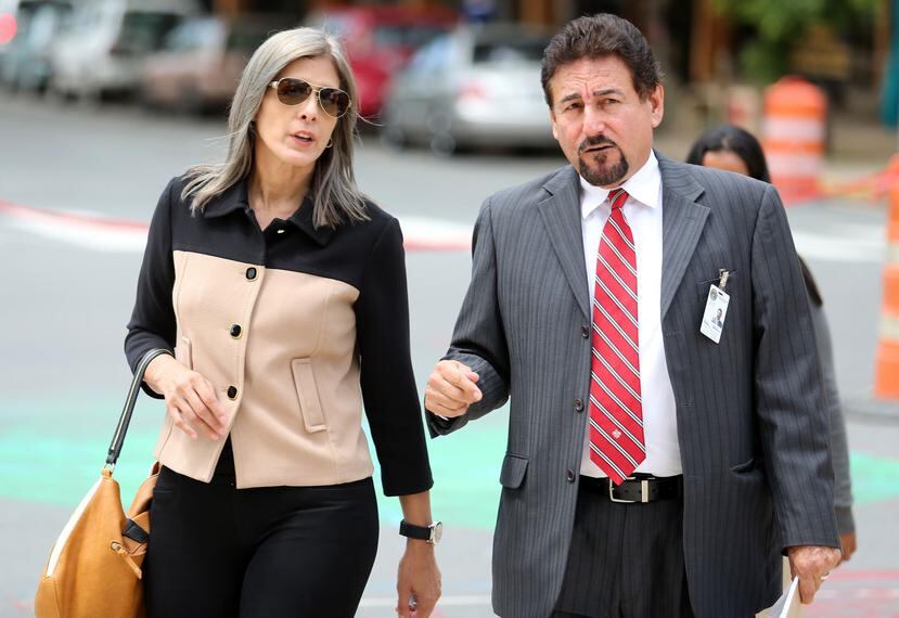 Ivonne Falcón Nieves, exvicepresidenta de la AAA, una de las acusadas a su llegada al Tribunal.