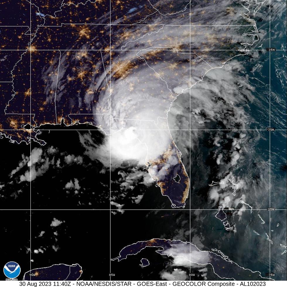 Imagen visible (GeoColor) del huracán Idalia sobre Florida en la mañana del 30 de agosto de 2023.