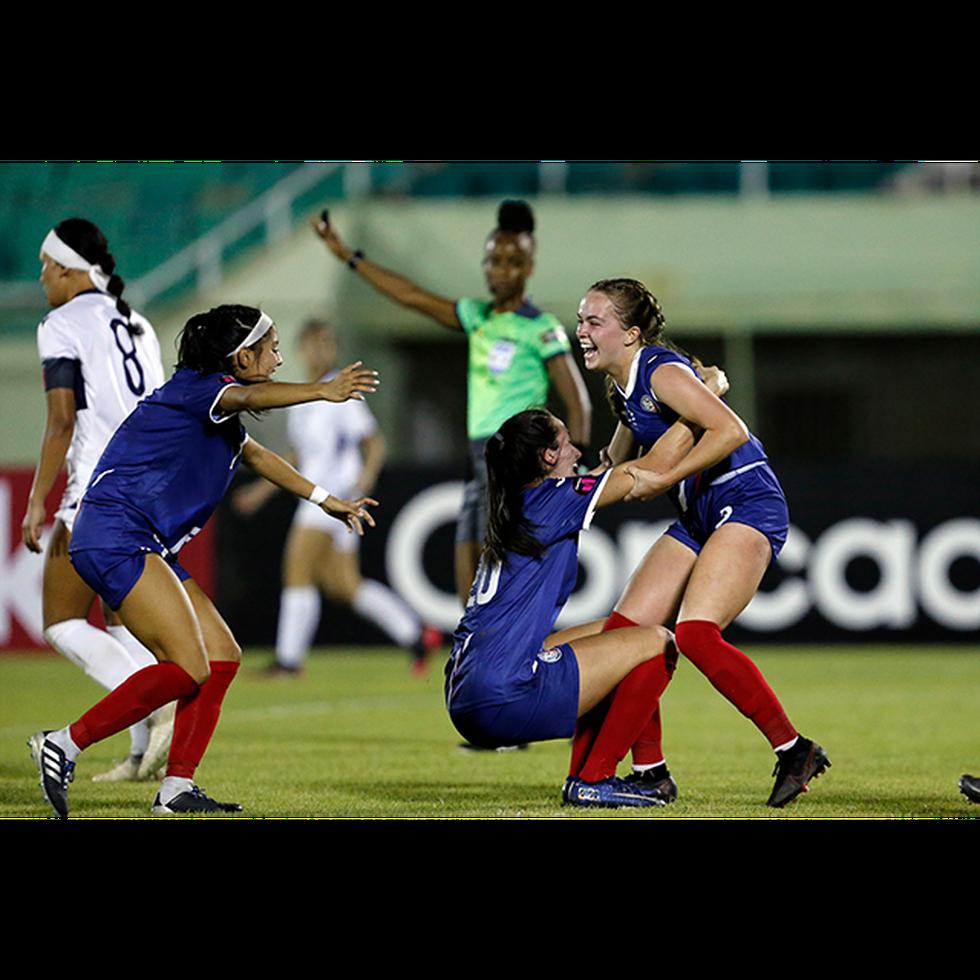 La Selección Nacional de fútbol femenino se clasificó por primera vez -por mérito propio- a los Juegos Centroamericanos y del Caribe.