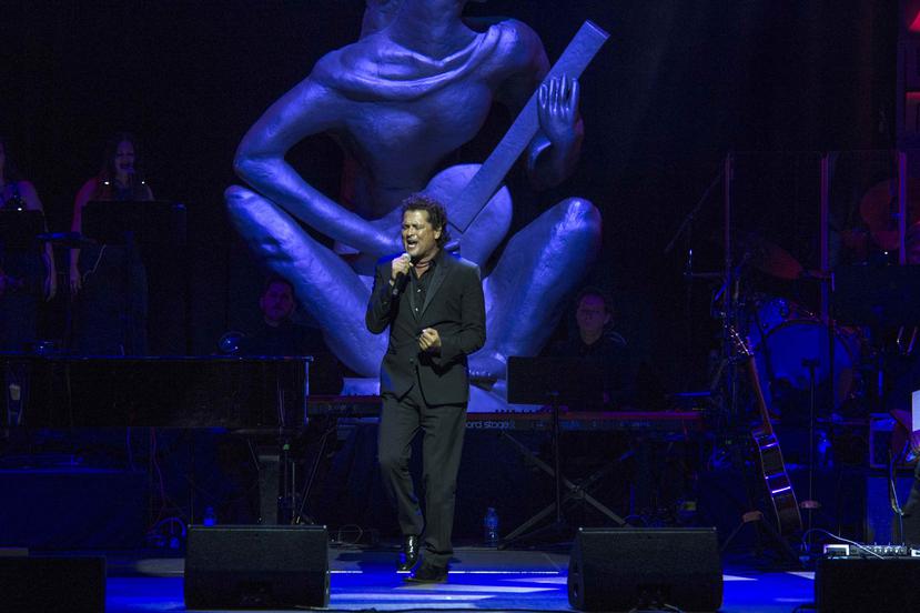 El gran protagonista de la noche fue el colombiano Carlos Vives, que además de entrar en el Salón de la Fama recibió el premio "Icono". (EFE)