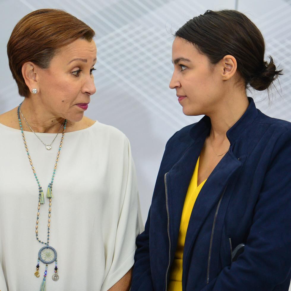 Las congresistas Nydia Velázquez y Alexandria Ocasio Cortez forman parte del grupo que hizo el reclamo.