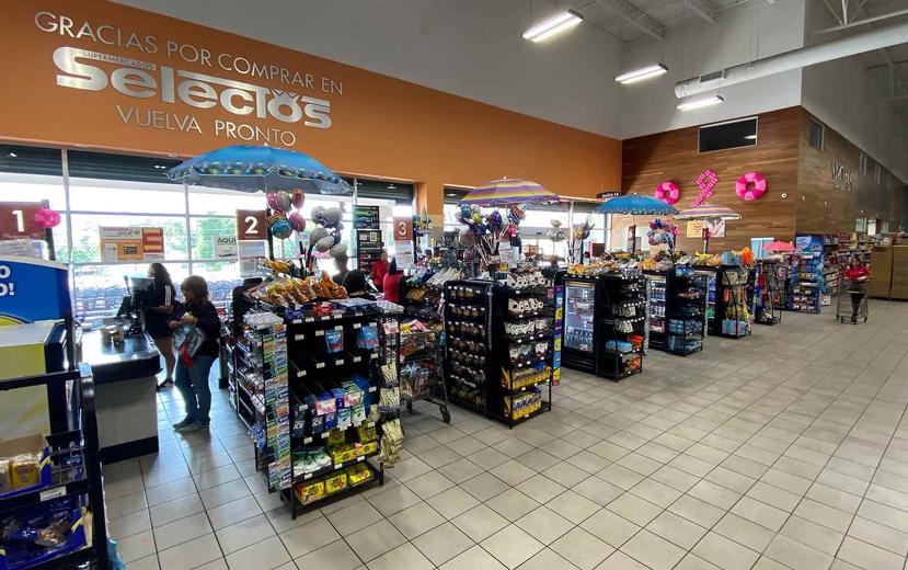 Supermercados Selectos establecerá filas expreso para atender a esta población en todas sus tiendas estará en vigor partir de hoy, viernes.