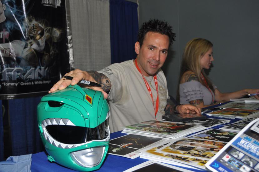 Jason David Frank, quien saltó a la fama por su rol en la serie Power Rangers, comparte con fanáticos en el Centro de Convenciones de Puerto Rico.