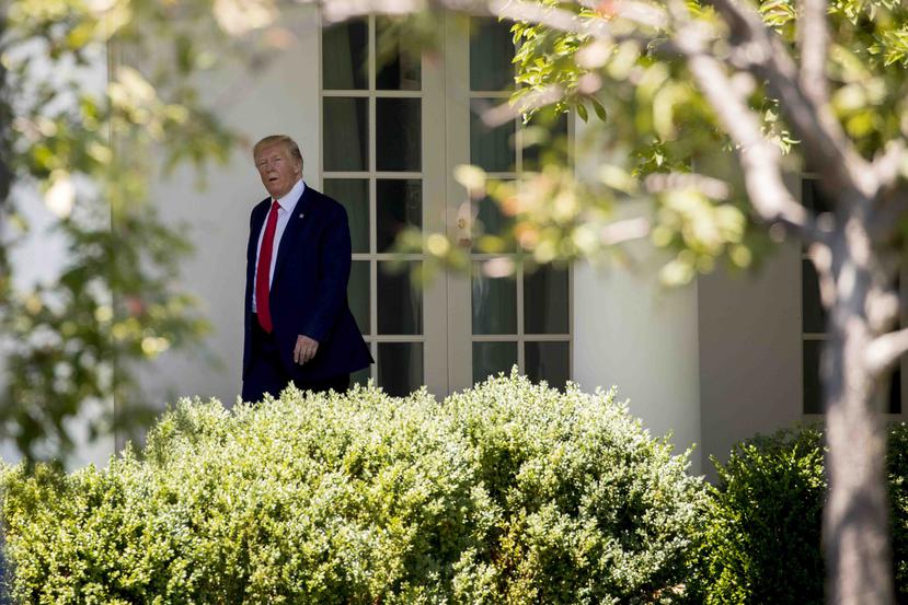 El presidente Donald Trump camina hacia la Oficina Oval después de una presentación en el Patio Sur de la Casa Blanca, el lunes 15 de julio de 2019, en Washington. (AP / Andrew Harnik)