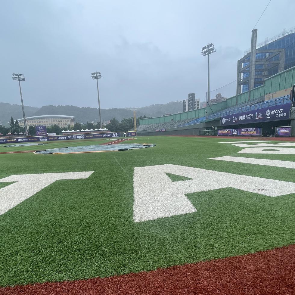 La acción del Mundial Sub-23 entre Puerto Rico y Holanda fue suspendida por las condiciones climatológicas, pero la Selección Nacional decidió practicar por dos horas en las instalaciones bajo techo del Estadio de Tianmu, de Taipei.