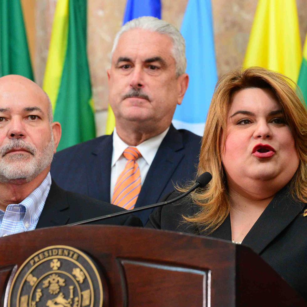 Carlos "Johnny" Méndez, Thomas Rivera Schatz y Jenniffer González (de izquierda a derecha).