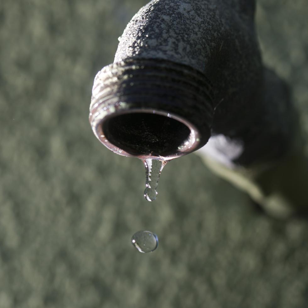 El director regional de la AAA calculó que el déficit de agua oscila entre 1.5 millones y 2 millones de galones diarios.