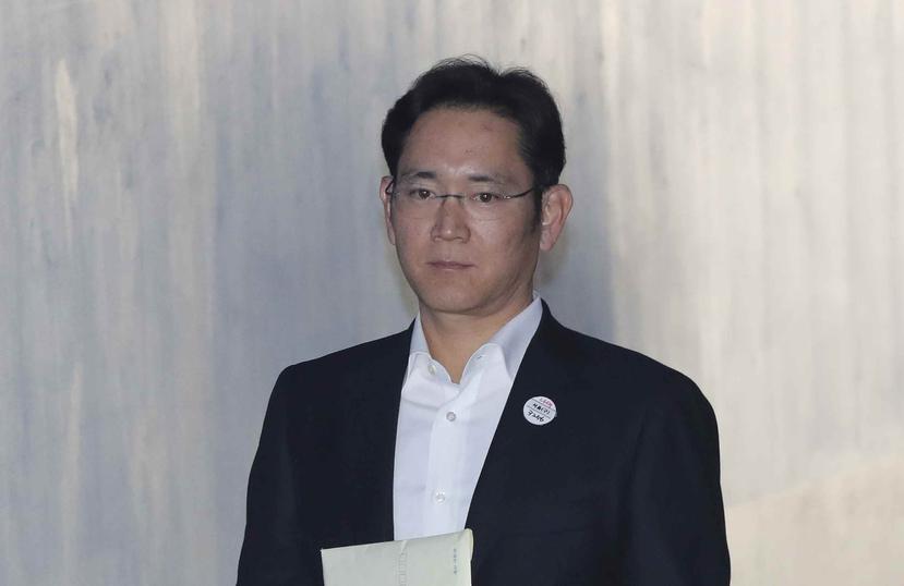 Lee Jae-yong fue condenado por ofrecer sobornos a la expresidenta Park Geun-hye y su confidente cuando Park estaba en el cargo. (AP)