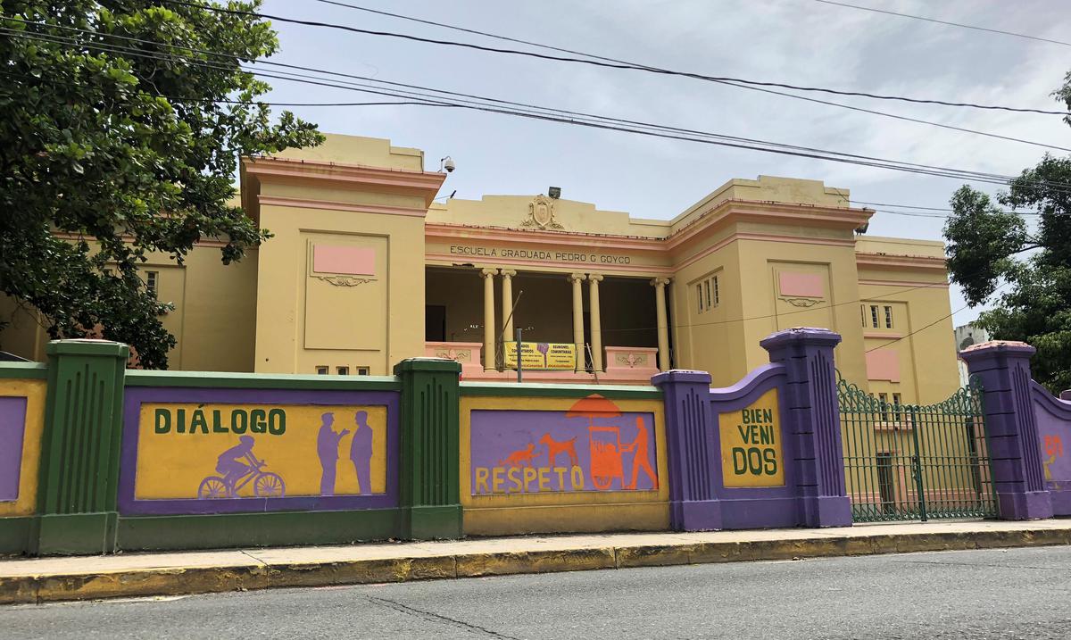 Residentes proponen crear talleres educativos en escuela clausurada de Santurce