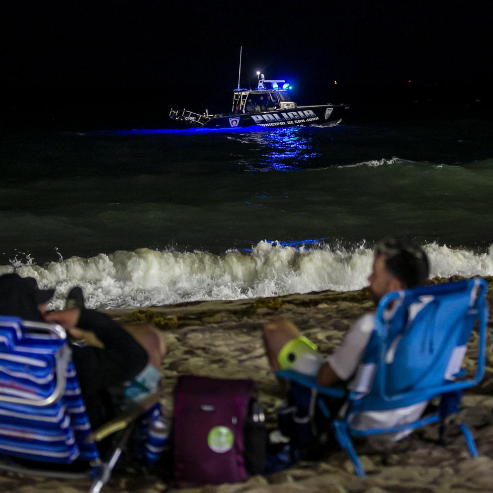 Foto de archivo de la primera Noche de San Juan que se celebró en medio de la pandemia del COVID-19 el año pasado en la playa de Ocean Park, en San Juan.