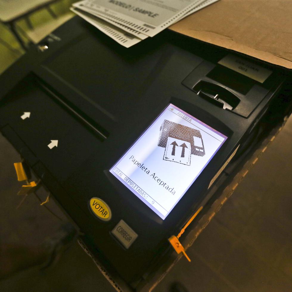 Una de las máquinas que se utiliza para leer el voto durante las elecciones.