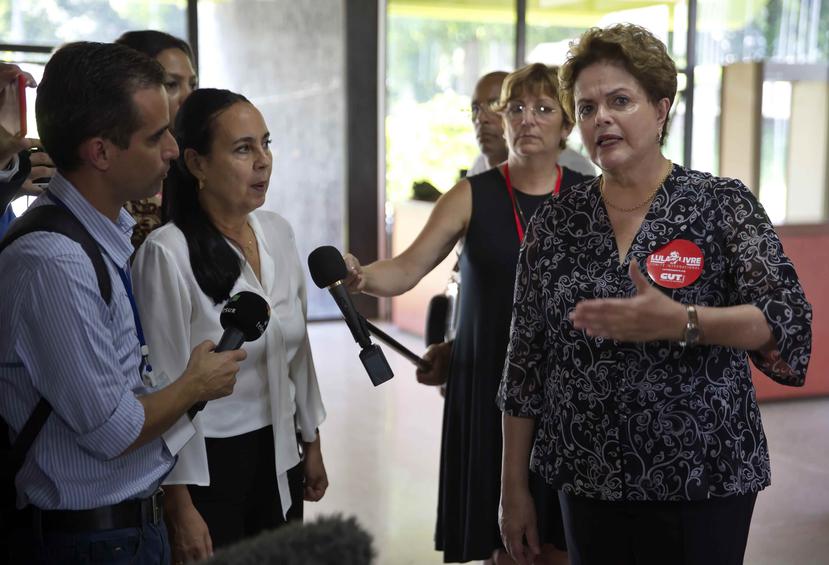 La expresidenta de Brasil, Dilma Rousseff (centro)  abogó por la liberación del también expresidente Luiz Inácio Da Silva durante el XXIV Foro de São Paulo en La Habana. (EFE / Ernesto Mastrascusa)