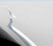 La British Antarctic Survey tomó imágenes del desprendimiento del iceberg en la Antártida.