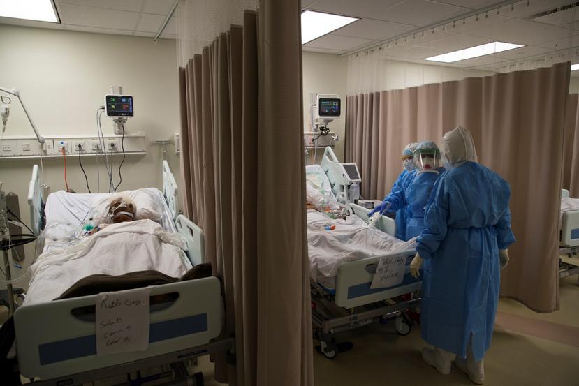 La cifra de personas hospitalizadas en Puerto Rico con el virus alcanzó las 718 personas el viernes, 7 de enero, confirmó Salud en su reporte del sábado.