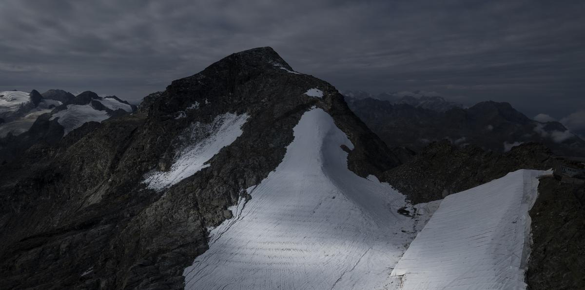 Una mezcla de factores provoca el derretimiento de los glaciares en Suiza.