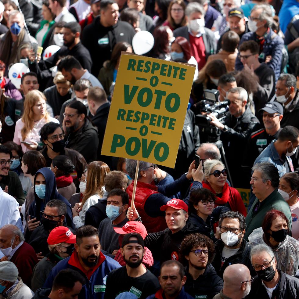 Participantes en un acto de la campaña electoral en Brasil.