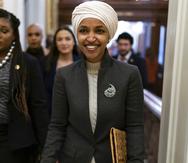 La congresista Ilhan Omar, demócrata por Minnesota, sale de la Cámara de Representantes, en el Capitolio de Washington, el jueves 2 de febrero de 2023.