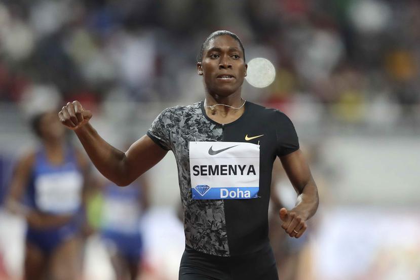 La sudafricana Caster Semenya al ganar los 800 metros de la justa de la Liga Diamante en Doha, Qatar. (AP/Kamran Jebreili)