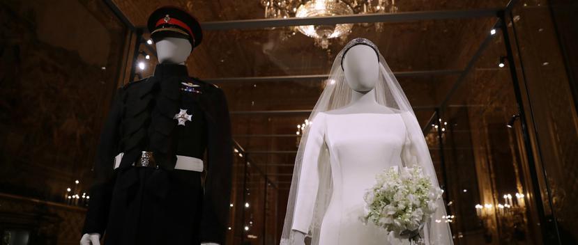 La exhibición incluye una copia del uniforme del regimiento Blues and Royals que Harry lució en el servicio religioso. (Foto: AP)
