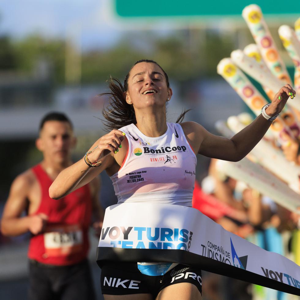 Paola Ramos a su llegada a la meta durante esta edición del 'Puerto Rico 10K Run'.