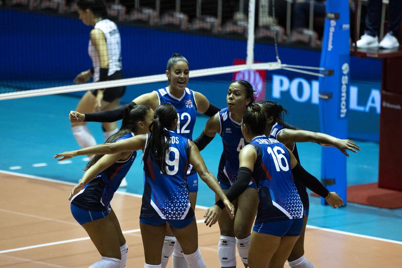 El Equipo Nacional femenino de voleibol venció por primera vez a República Dominicana en 11 años. Foto-  Nahira Montcourt.