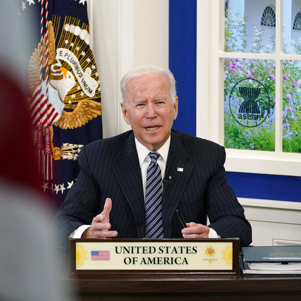 El presidente Joe Biden participa virtualmente en la Cumbre Estados Unidos-ASEAN desde la Casa Blanca el 26 de octubre de 2021.