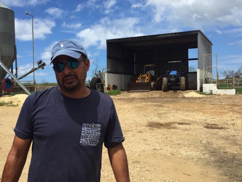 Luis Ruiz, dueño de Lowy Dairy, sufrió daños en sus ranchos, tuvo pérdidas de ganado y parte de las fincas que usa para pastar quedaron bajo agua.