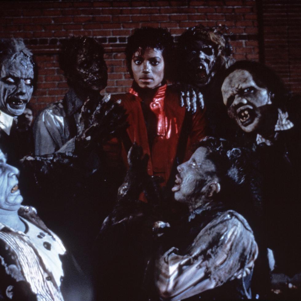 Fotografía facilitada del cantante Michael Jackson, durante el rodaje del vídeo de ""Thriller"" en 1983. John Landis dirigió el videoclip de "Thriller" que revolucionó la música.