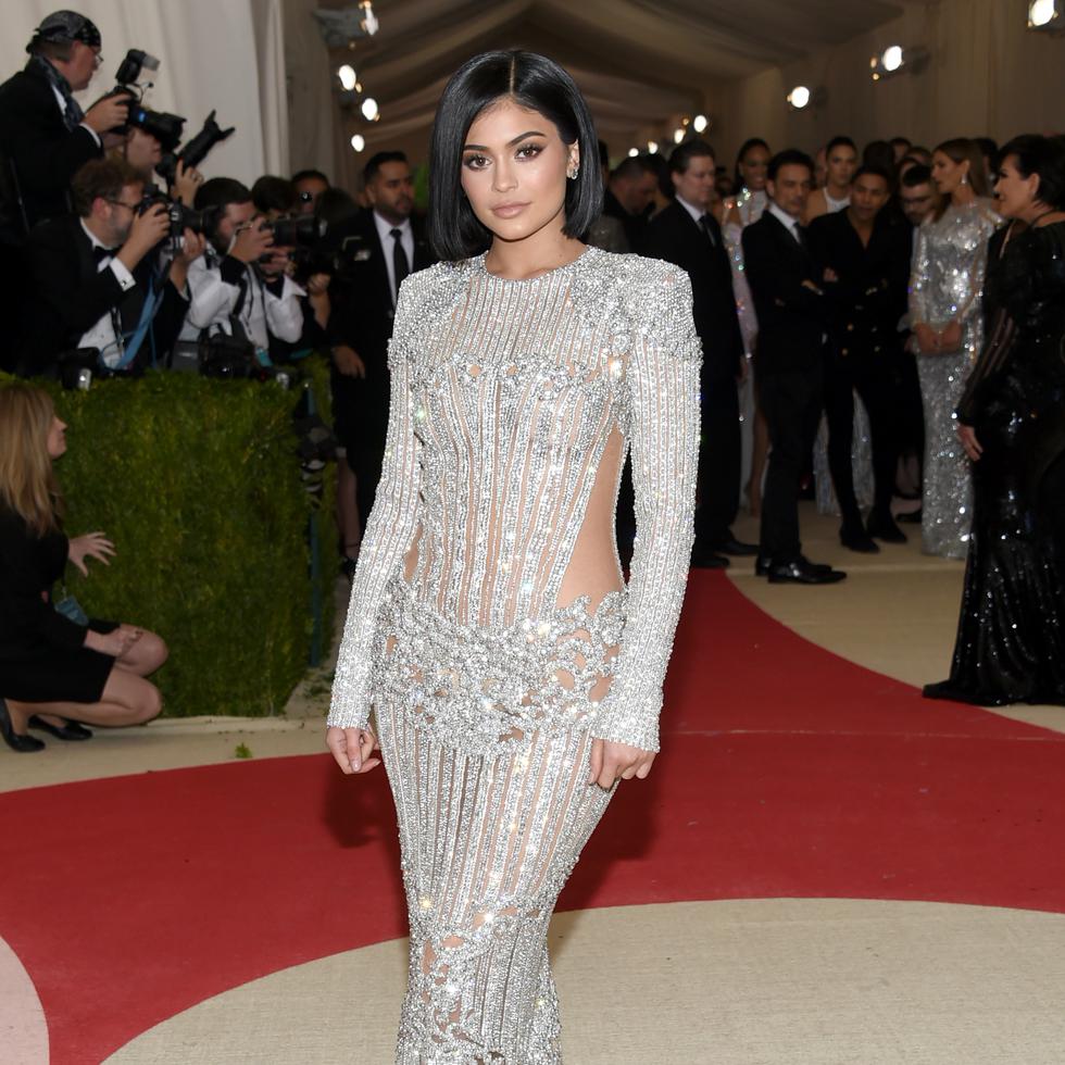 Kylie Jenner arrives at The Metropolitan Museum of Art Costume Institute Benefit Gala, celebrating the opening of "Manus x Machina: Fashion in an Age of Technology" on Monday, May 2, 2016, in New York. (Photo by Evan Agostini/Invision/AP)
